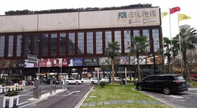 旁，100到一千方都有，联洋，适合健身，街舞等行